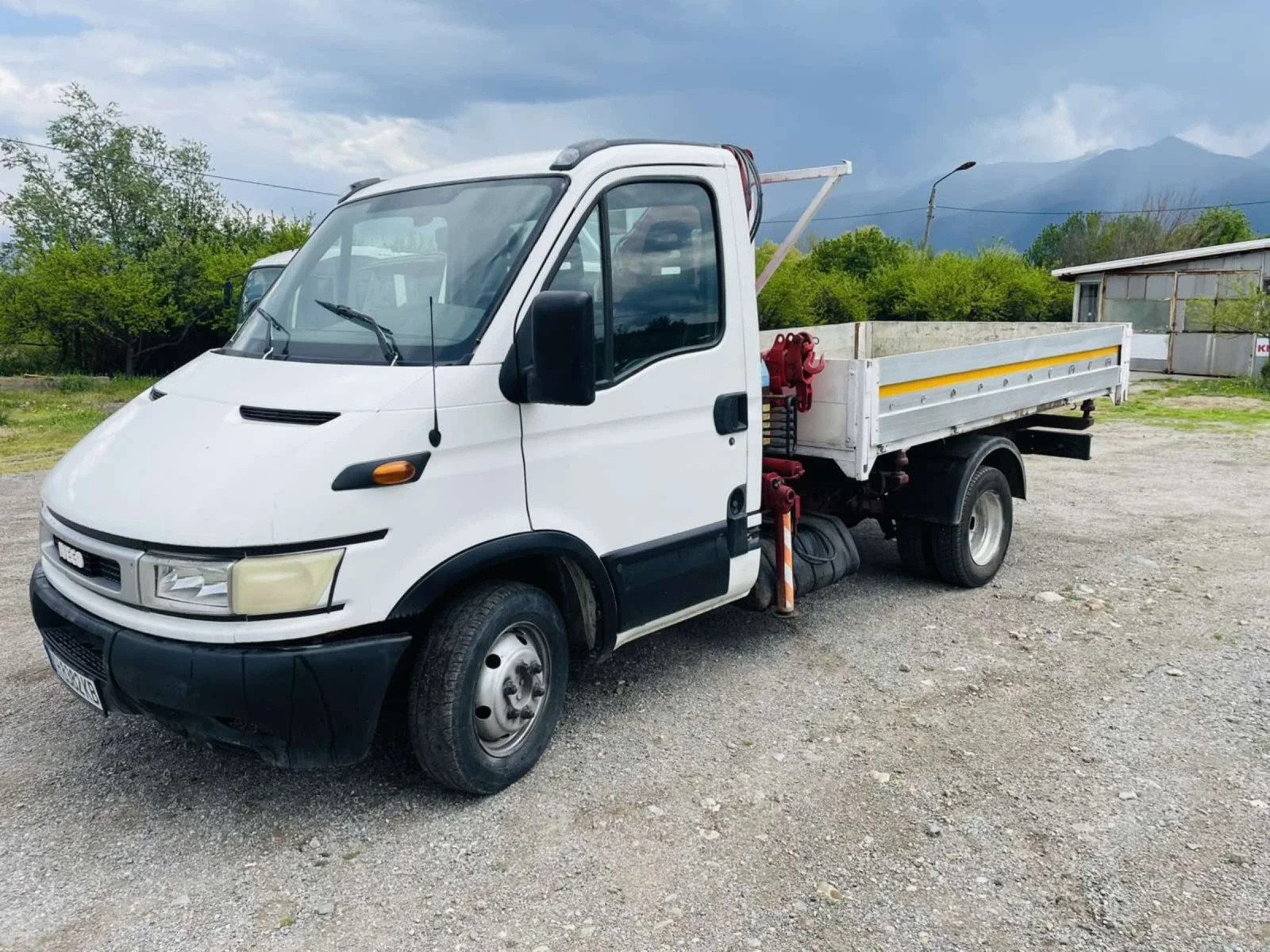 Iveco 35c13 2.8td-ТРИСТРАНЕН САМОСВАЛ С КРАН - изображение 3