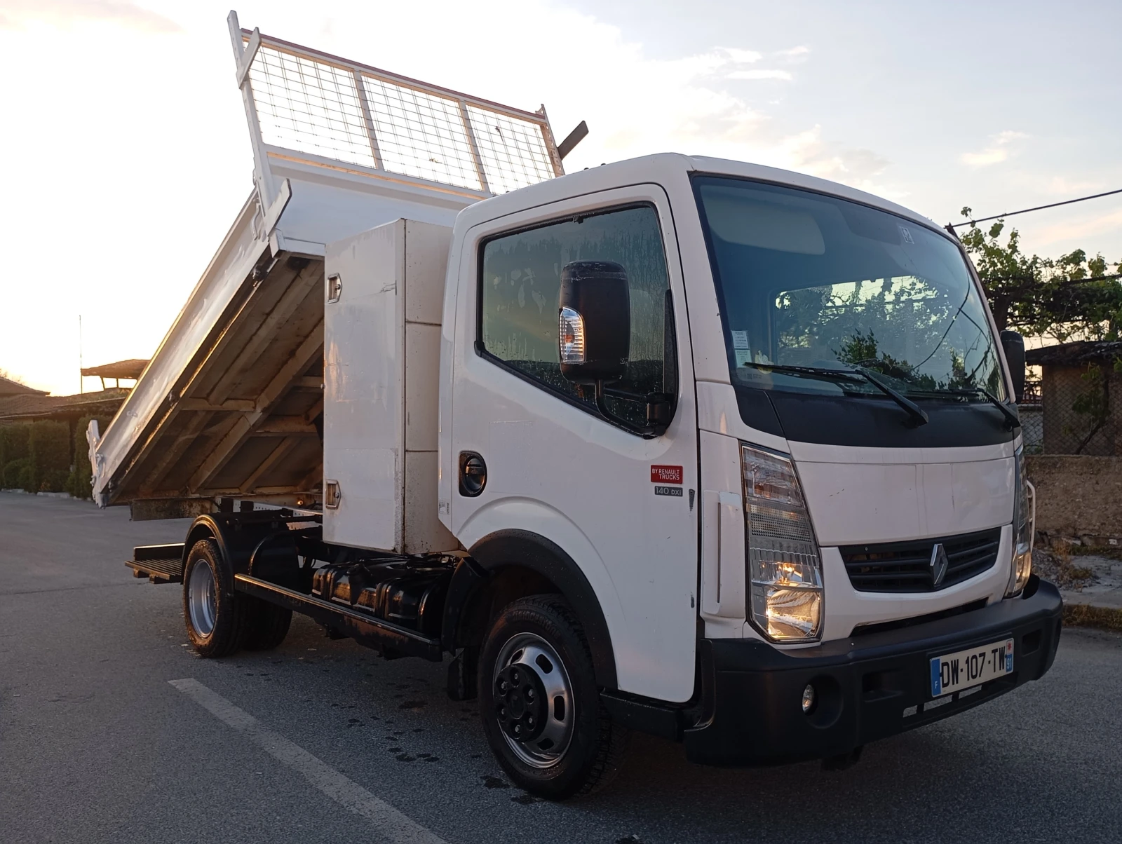 Renault Maxity САМОСВАЛ * 3.5 т.Б кат., снимка 3 - Бусове и автобуси - 54529812