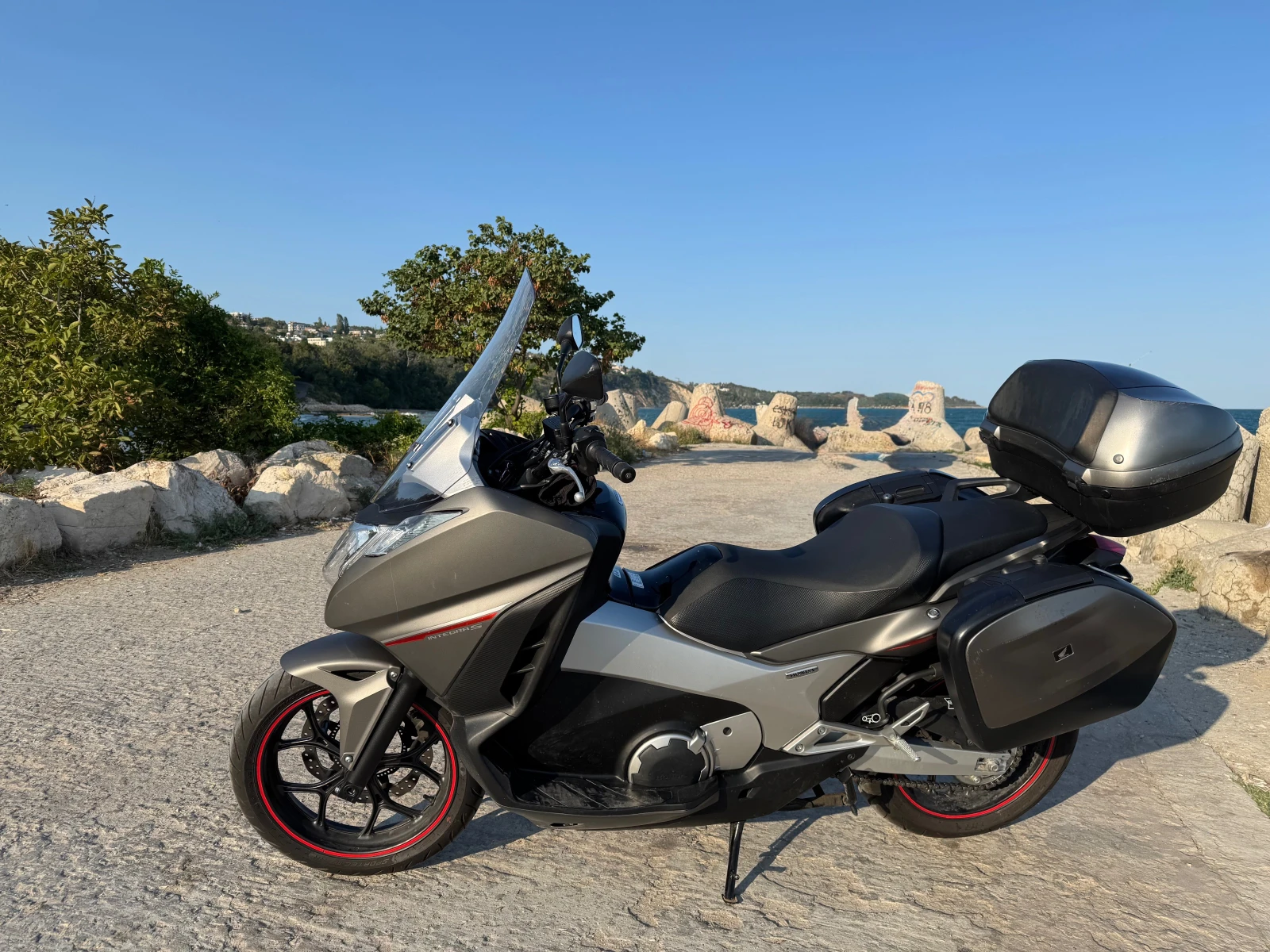 Honda Integra 750D, снимка 2 - Мотоциклети и мототехника - 54131023