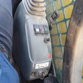 Мини челни товарачи Komatsu SK 714, снимка 6