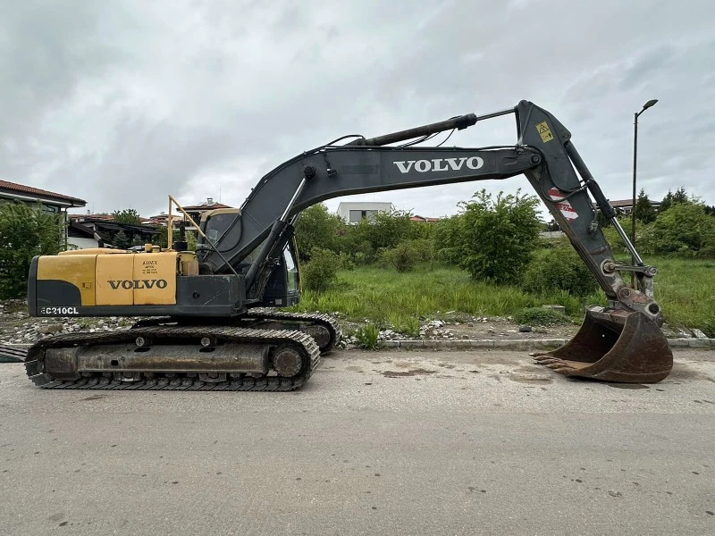 Багер Volvo EC 210 CL, снимка 2 - Индустриална техника - 46423125