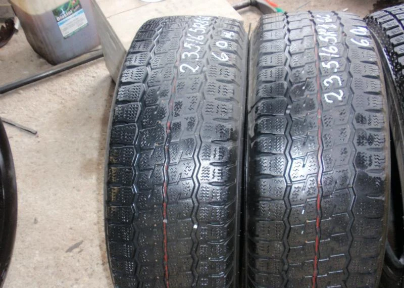 Гуми Всесезонни 235/65R16, снимка 3 - Гуми и джанти - 5892964