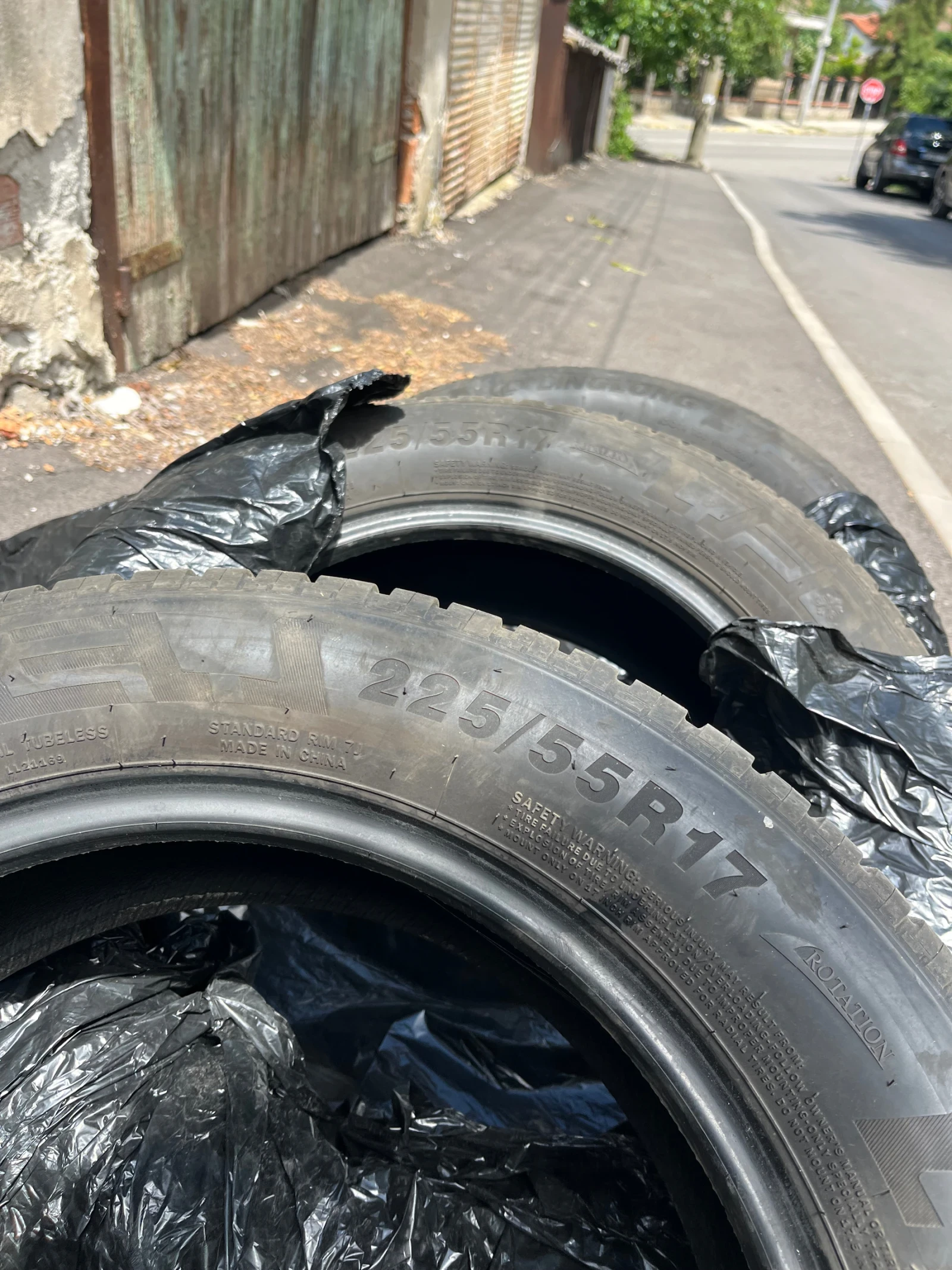 Гуми Всесезонни 225/55R17, снимка 2 - Гуми и джанти - 56194928