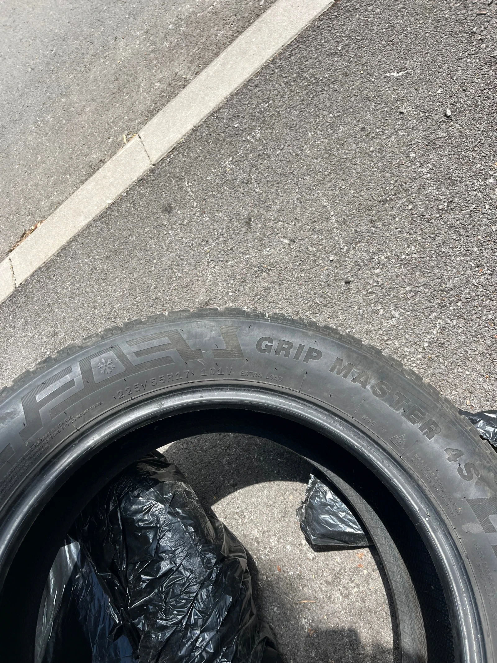 Гуми Всесезонни 225/55R17, снимка 6 - Гуми и джанти - 56194928