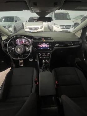 VW Touran 2.0TDI/Rline/SOUND/DIGITAL/LED ADAPTIV/ОБСЛУЖЕНА/Ф, снимка 9