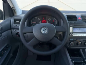 VW Golf 2.0 TDI Климатроник/Темпомат/Собствен лизинг, снимка 13