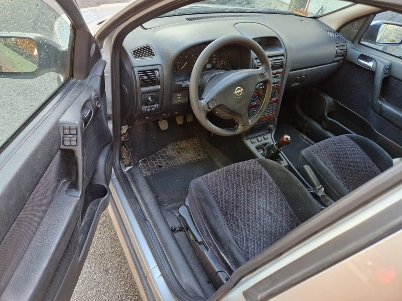 Opel Astra 1.8 16V, снимка 7 - Автомобили и джипове - 45642463