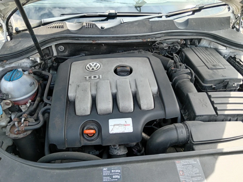 VW Passat 2.0tdi, снимка 3 - Автомобили и джипове - 47815648