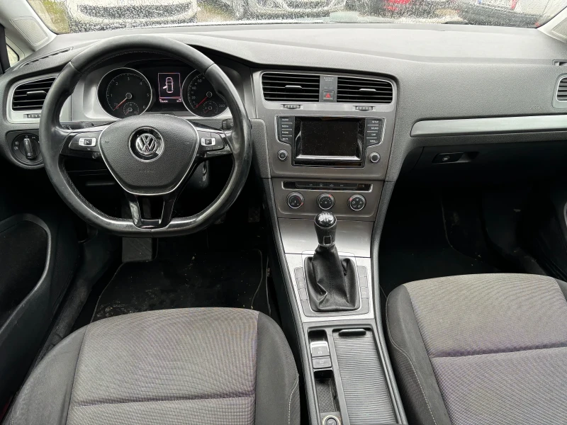 VW Golf 1.6TDI, снимка 9 - Автомобили и джипове - 48450977