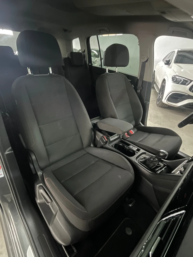 VW Touran 2.0TDI/Rline/SOUND/DIGITAL/LED ADAPTIV/ОБСЛУЖЕНА/Ф, снимка 14 - Автомобили и джипове - 50553254