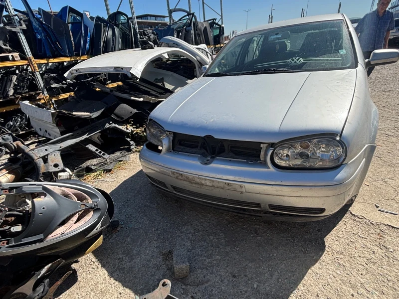 VW Golf 1.6i AYU, автомат, снимка 4 - Автомобили и джипове - 51733570