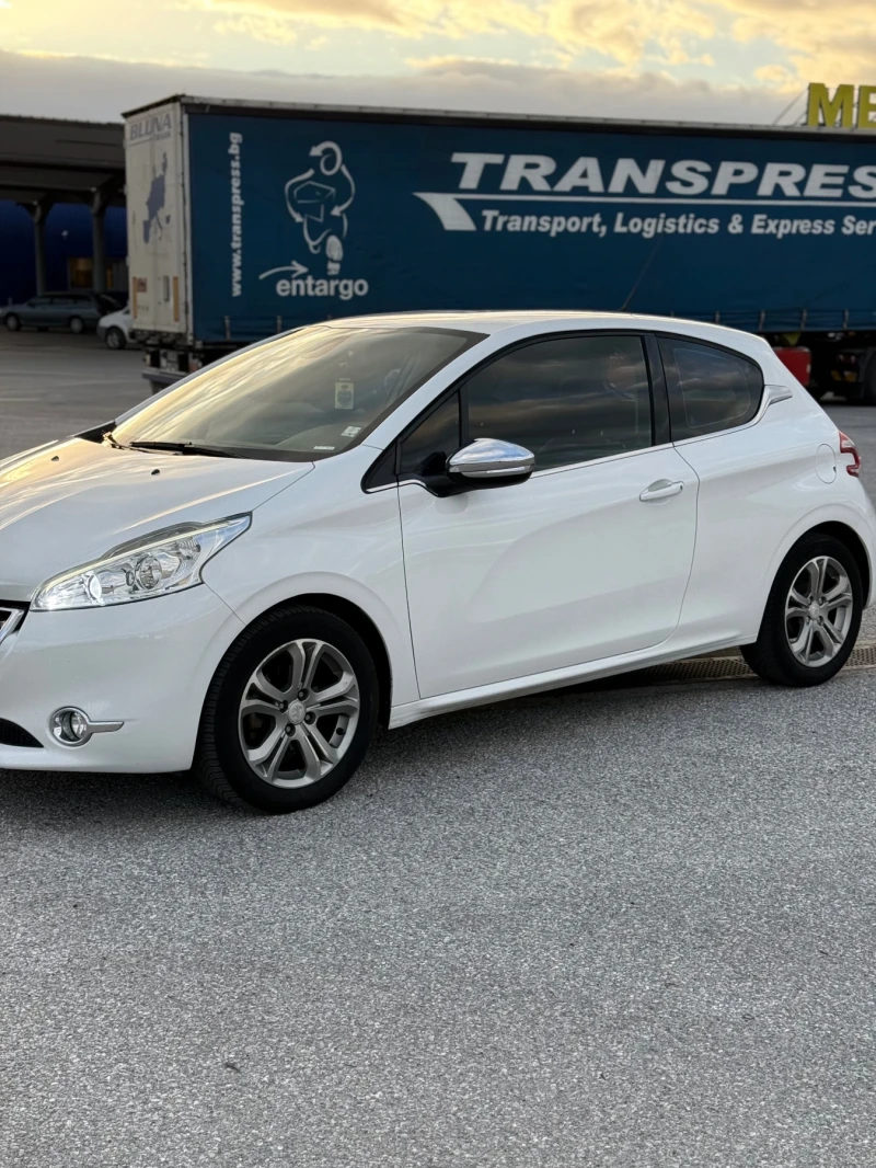 Peugeot 208, снимка 5 - Автомобили и джипове - 52182161