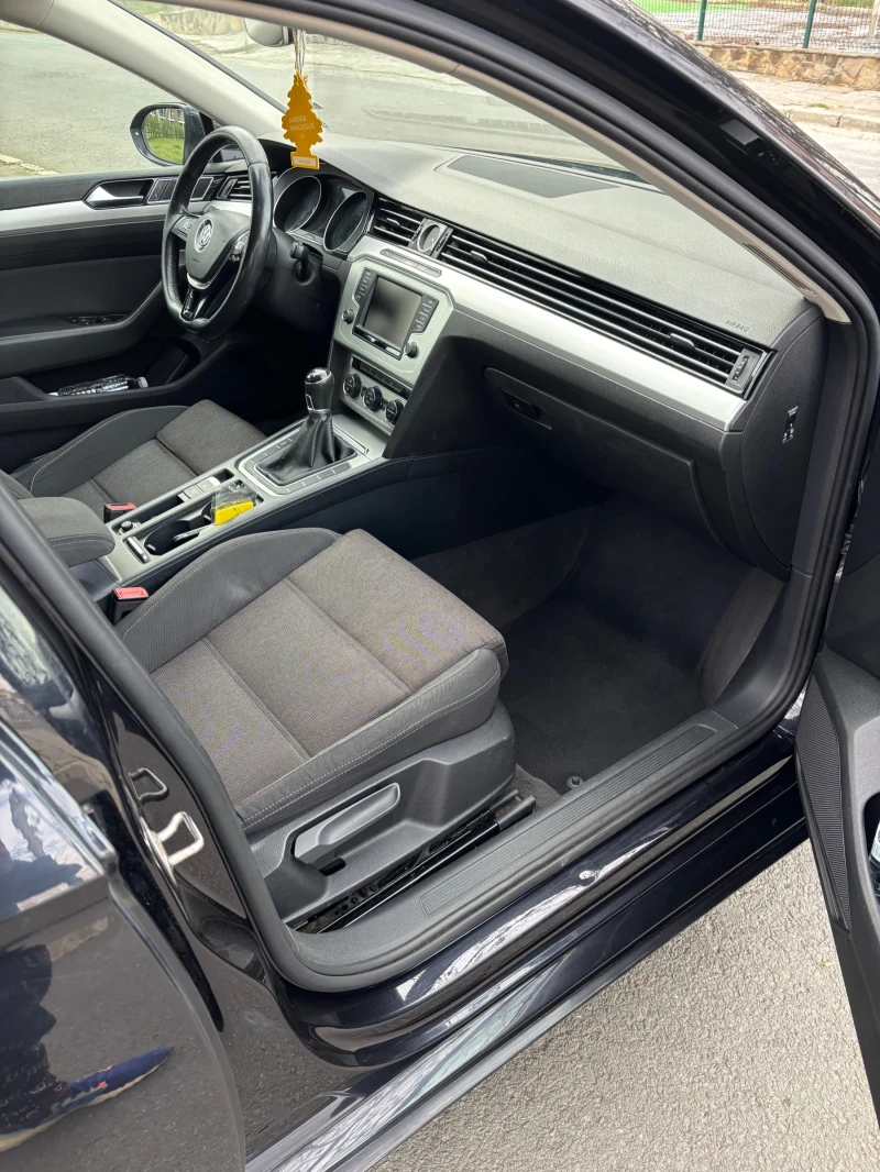 VW Passat, снимка 11 - Автомобили и джипове - 52415829