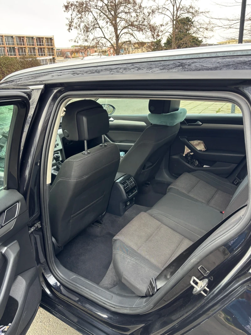 VW Passat, снимка 6 - Автомобили и джипове - 52415829