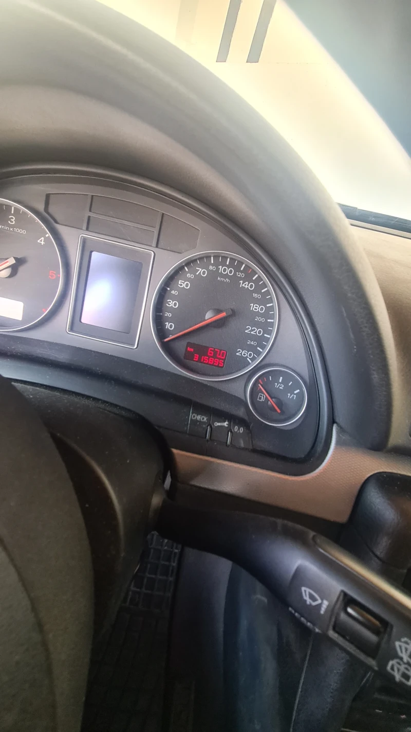 Audi A4, снимка 8 - Автомобили и джипове - 52514600