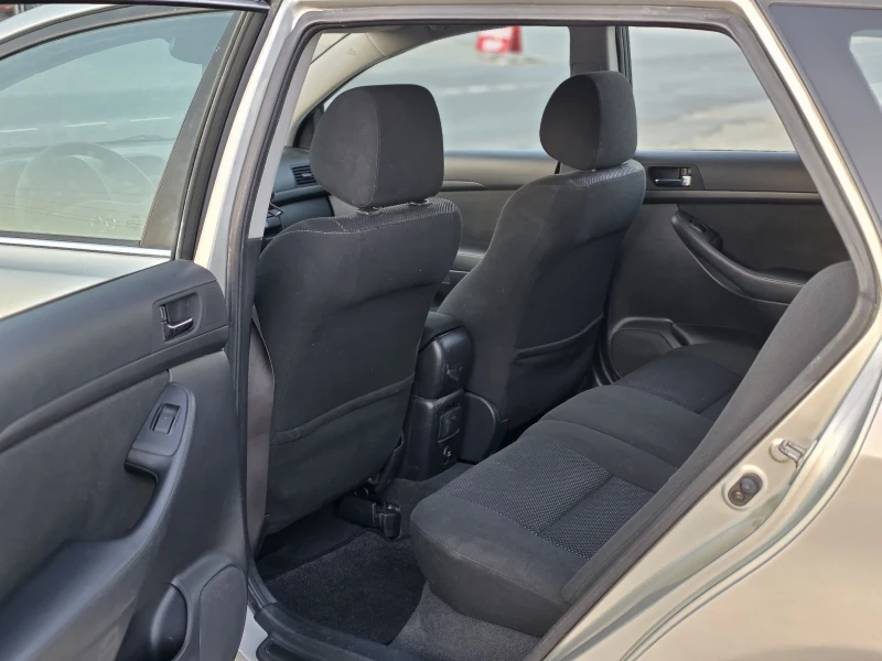 Toyota Avensis 2.2 D4D 150 k.c. ЛИЗИНГ, снимка 10 - Автомобили и джипове - 52860368
