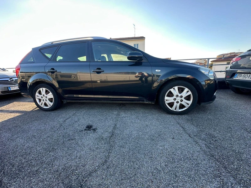 Kia Ceed 1.6 CRDi, снимка 7 - Автомобили и джипове - 53085514
