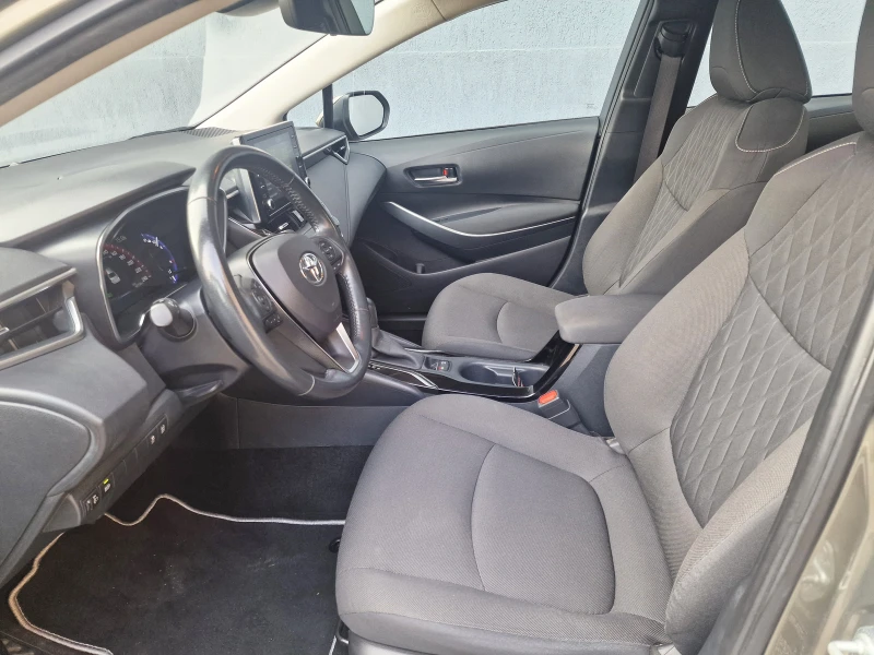 Toyota Corolla 1.8 HSD Executive plus, снимка 12 - Автомобили и джипове - 53369795