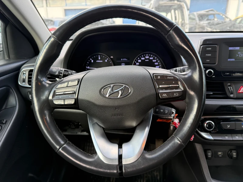 Hyundai I30 1.6 дизел , снимка 8 - Автомобили и джипове - 53442280