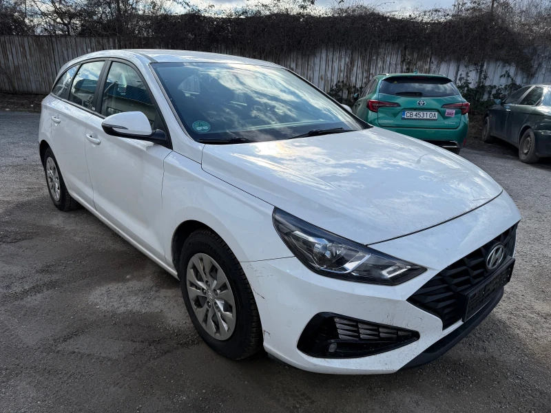 Hyundai I30 1.6 дизел , снимка 6 - Автомобили и джипове - 53442280
