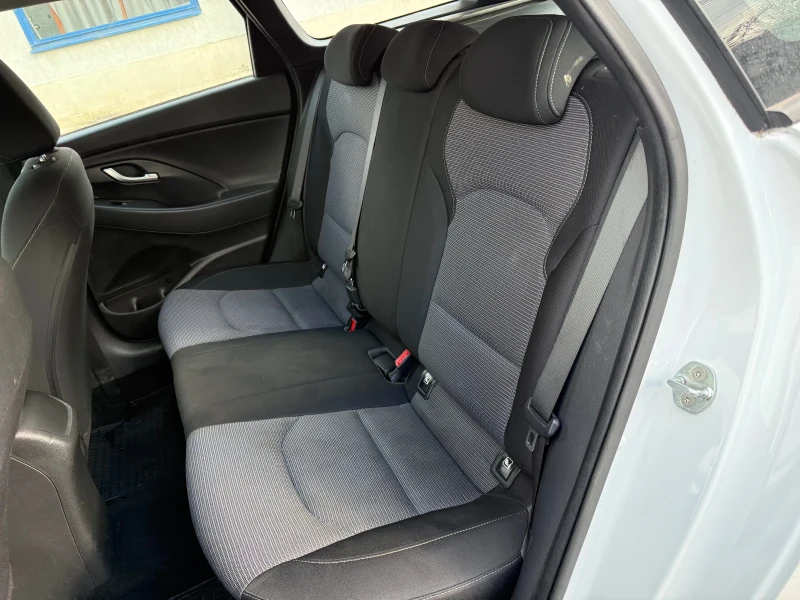 Hyundai I30 1.6 дизел , снимка 14 - Автомобили и джипове - 53442280