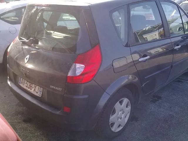 Renault Scenic 1.5,1.9/2.0 dci,1.6i, снимка 17 - Автомобили и джипове - 48320250