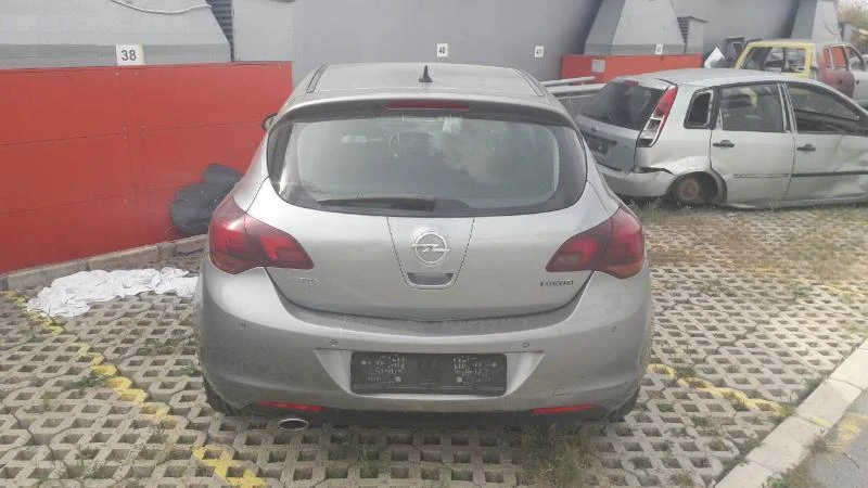 Opel Astra J, 1.6i Turbo, Автоматик, 180 кс. , снимка 1 - Автомобили и джипове - 26477599