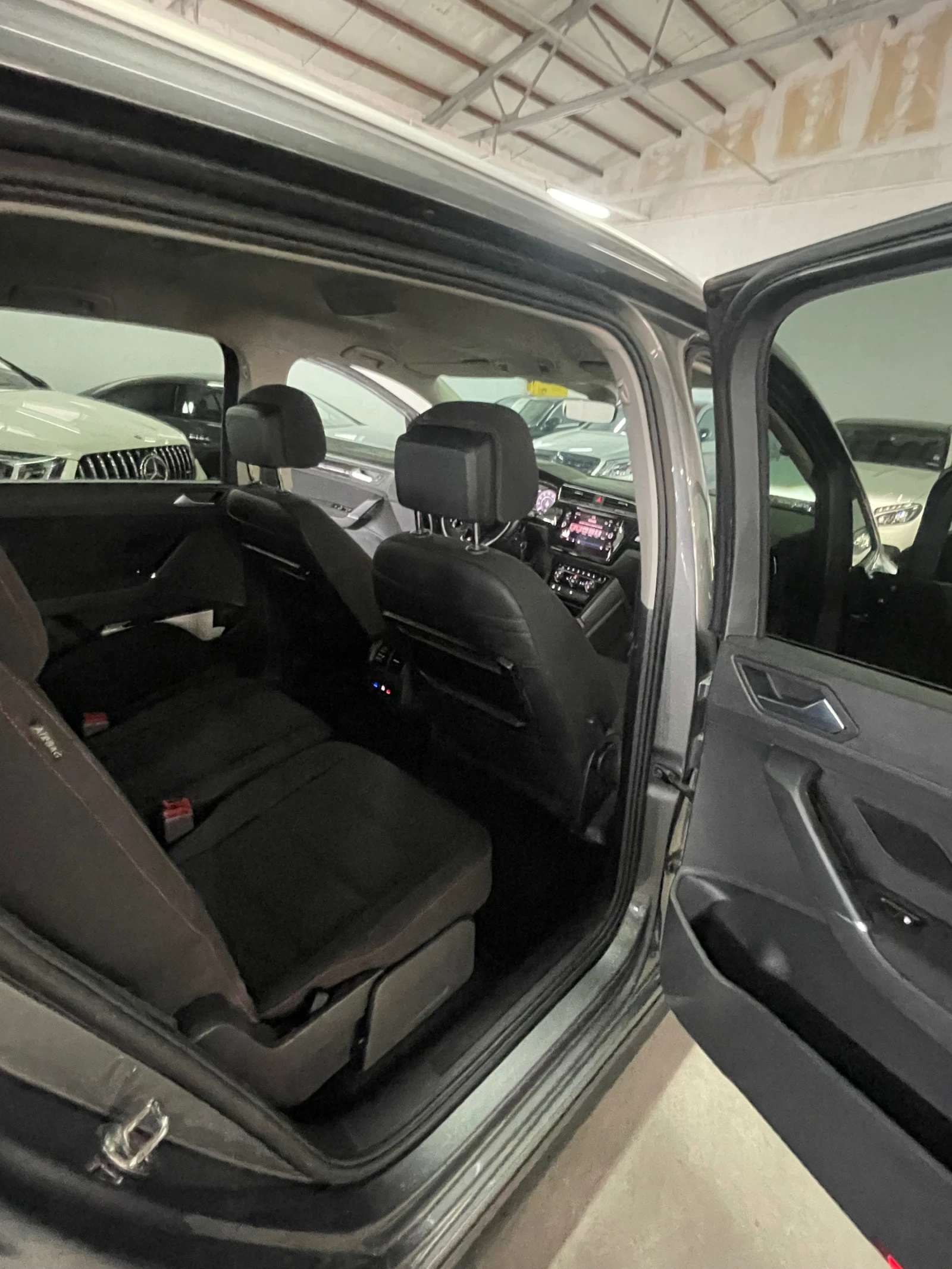 VW Touran 2.0TDI/Rline/SOUND/DIGITAL/LED ADAPTIV// | Mobile.bg   16