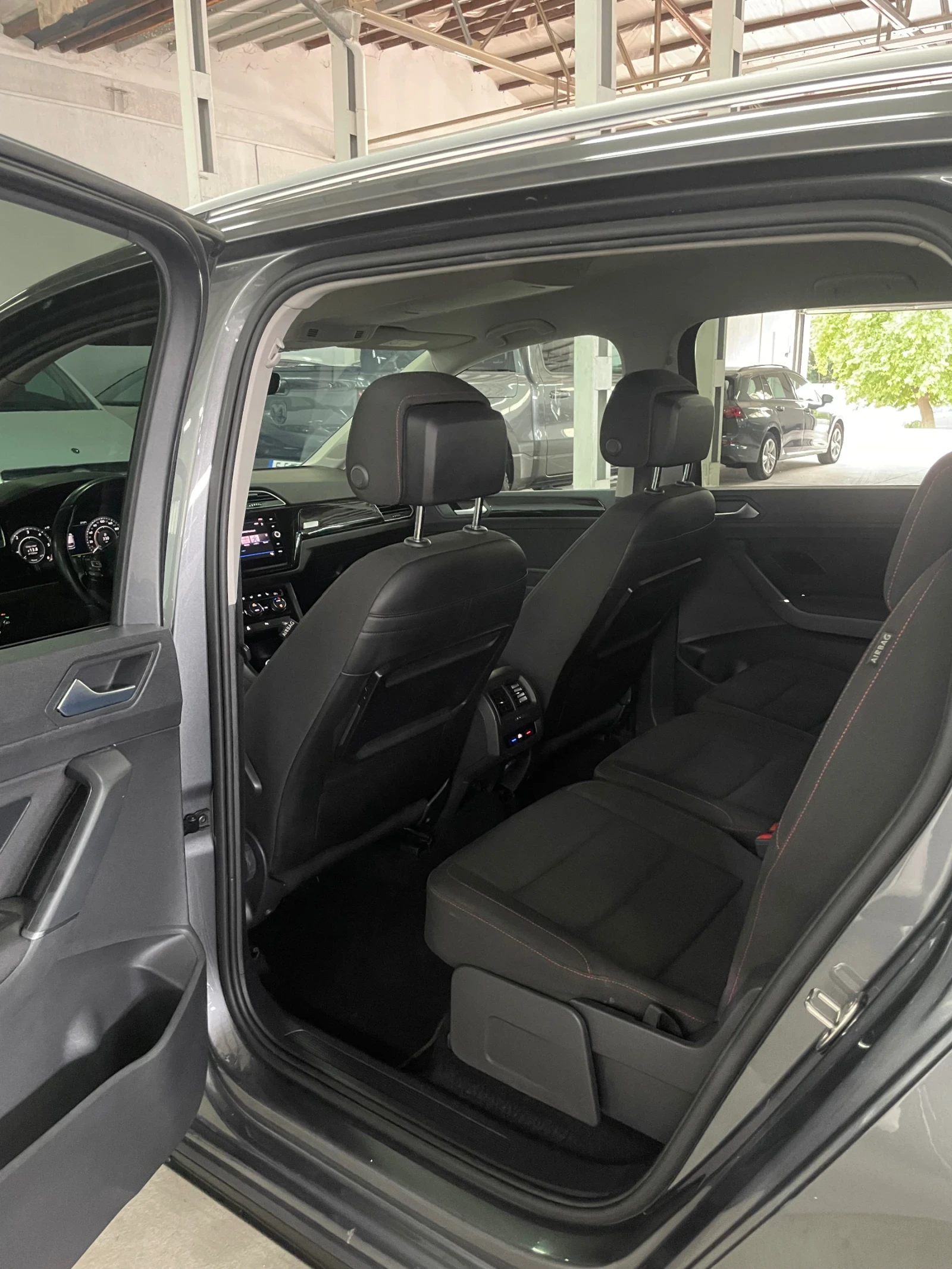 VW Touran 2.0TDI/Rline/SOUND/DIGITAL/LED ADAPTIV// | Mobile.bg   15