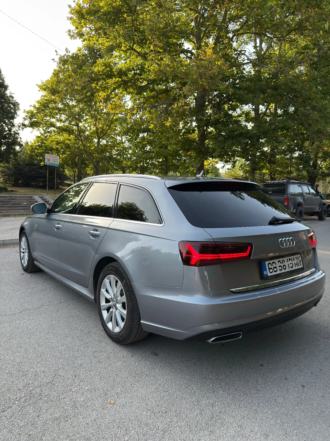 Audi A6 2.0 tdi, Като нова , Keyless, panorama - изображение 4