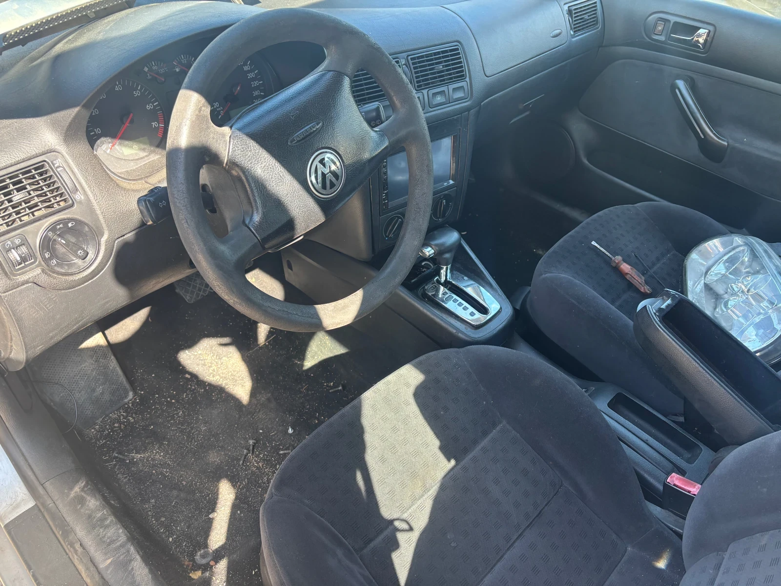 VW Golf 1.6i AYU, автомат - изображение 5