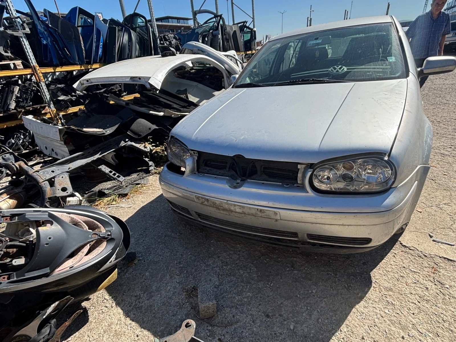 VW Golf 1.6i AYU, автомат - изображение 4