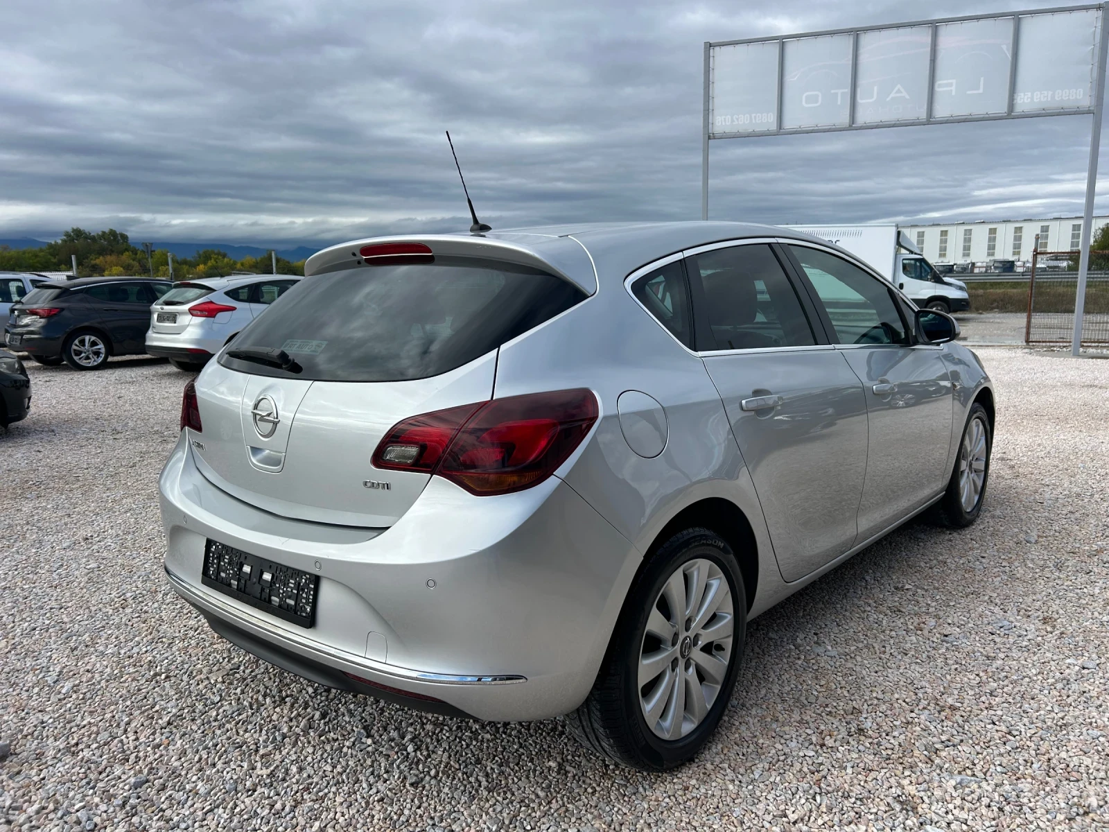 Opel Astra * 1.7cdti* 110к.с* Facelift* COSMO - изображение 4