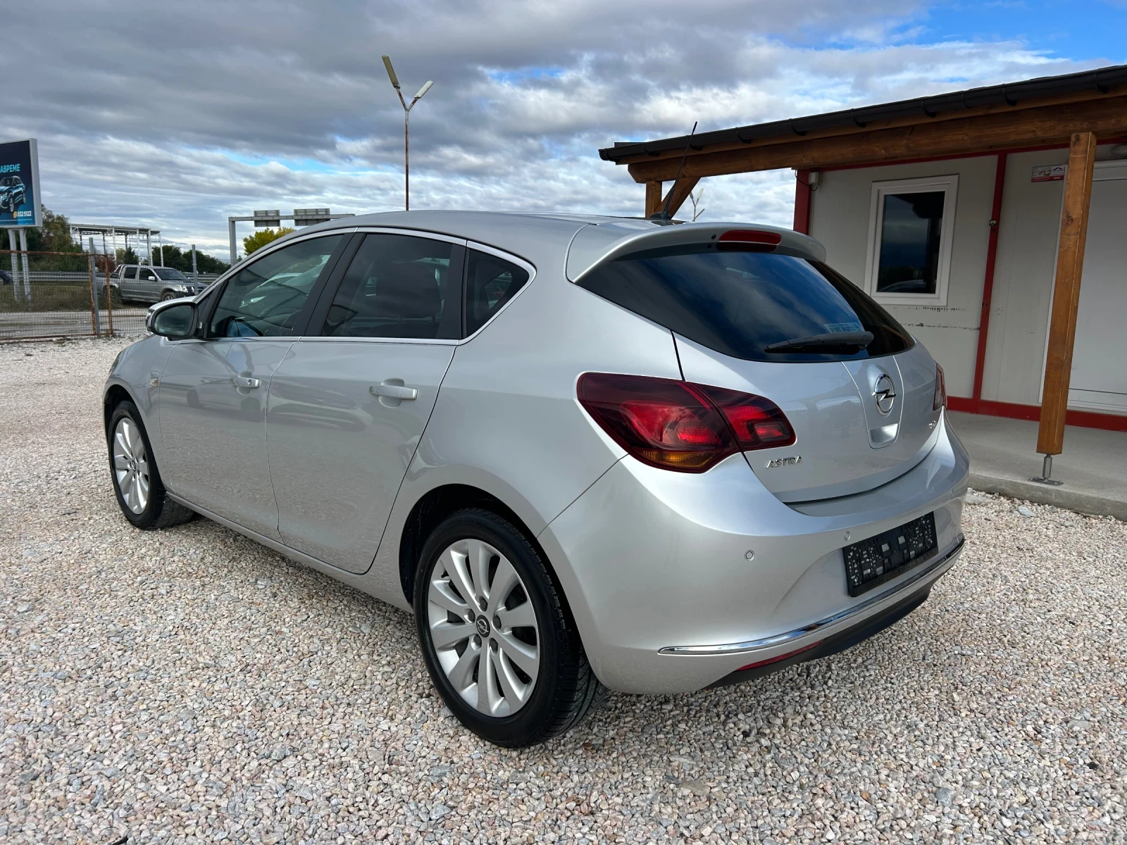 Opel Astra * 1.7cdti* 110к.с* Facelift* COSMO - изображение 3