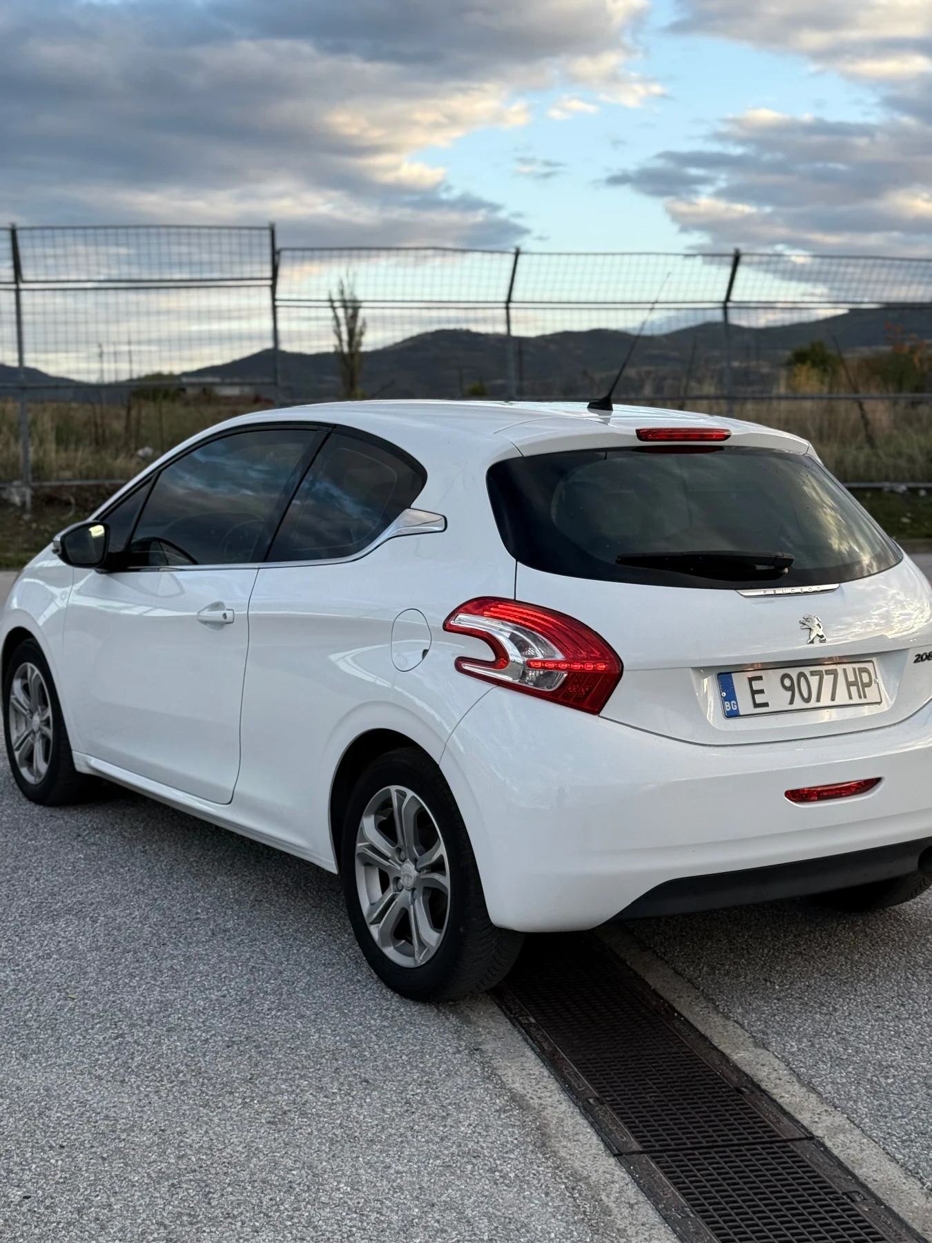 Peugeot 208  - изображение 4