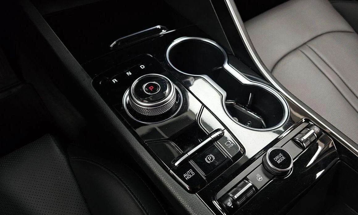 Kia K5 2.0 LPI Strandard * НАЙ-ДОБРА ЦЕНА В БЪЛГАРИЯ*  - изображение 9