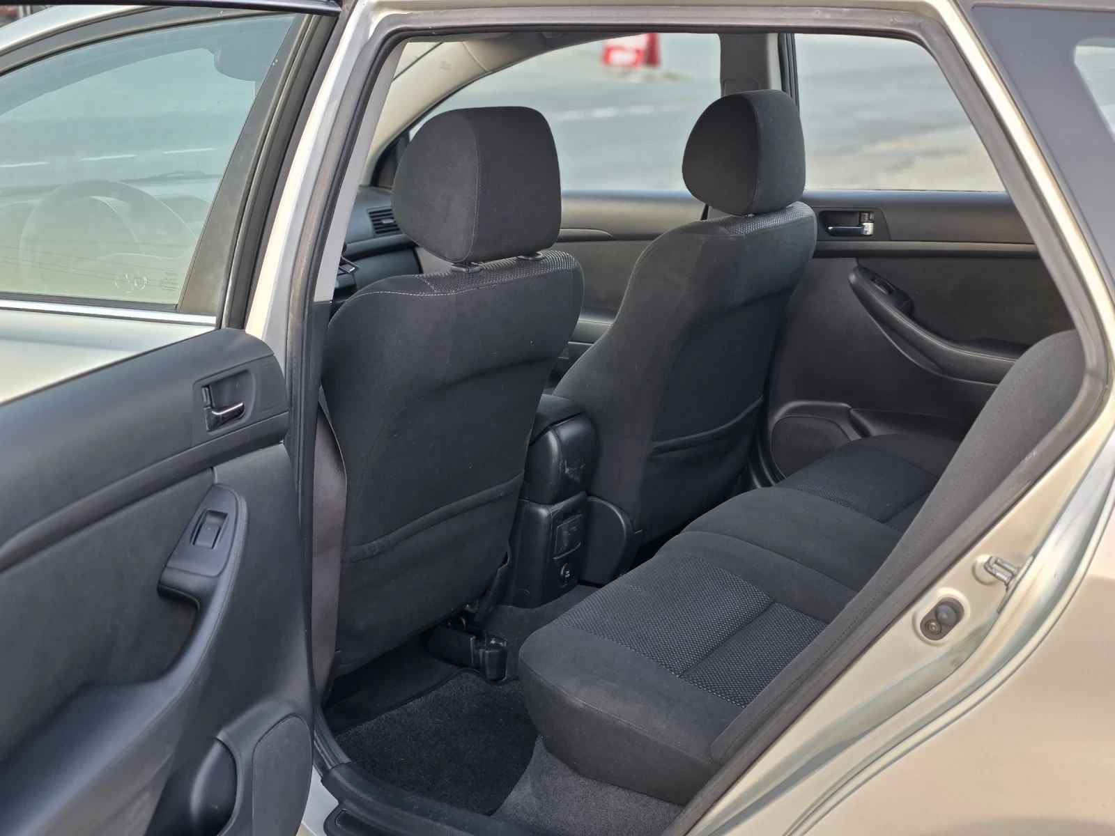 Toyota Avensis 2.2 D4D 150 k.c. ЛИЗИНГ - изображение 10