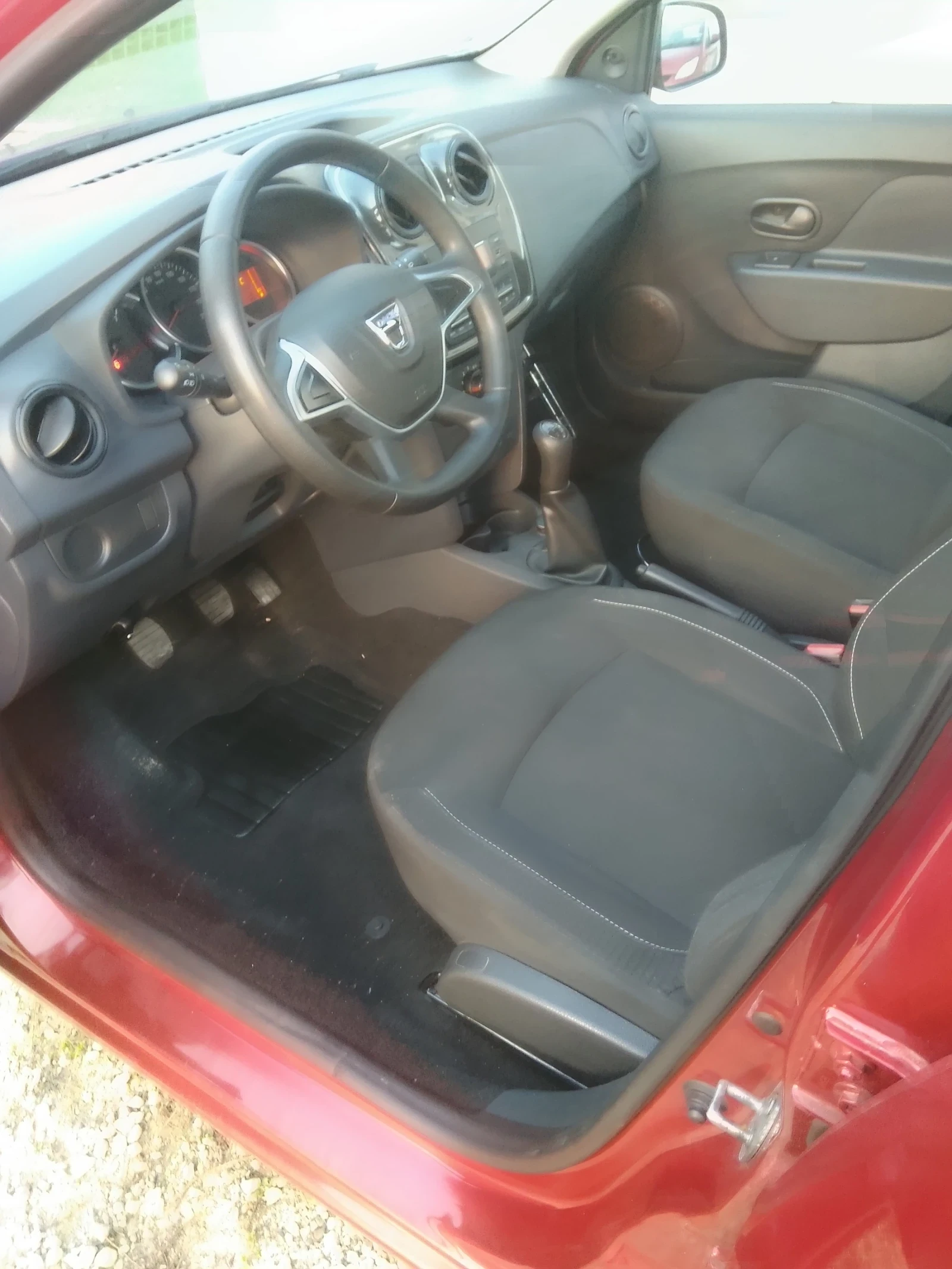 Dacia Sandero, снимка 11 - Автомобили и джипове - 53713772