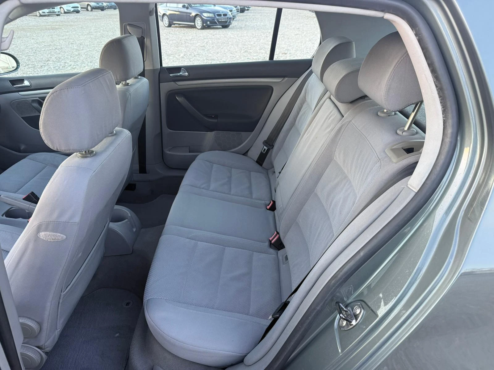 VW Golf 2.0 TDI Климатроник/Темпомат/Собствен лизинг, снимка 10 - Автомобили и джипове - 53801676