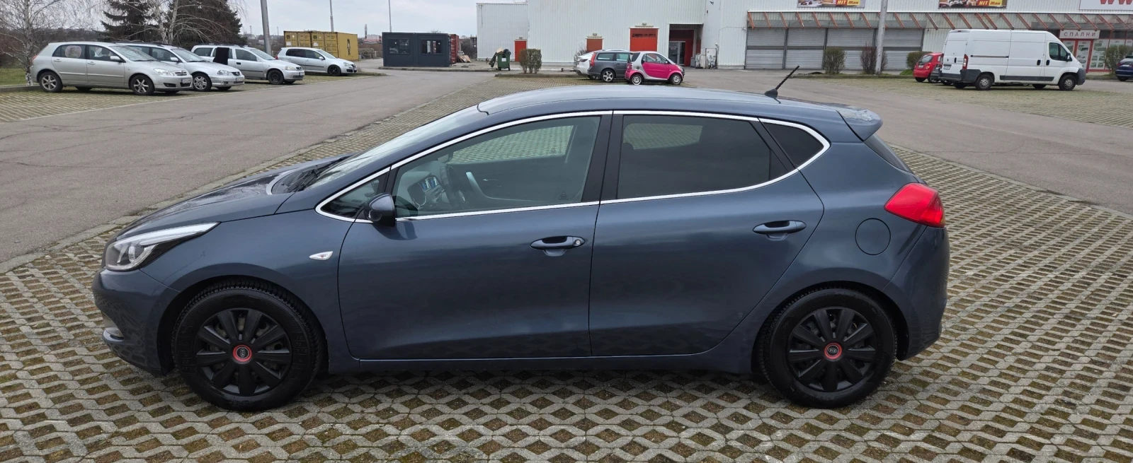 Kia Ceed, снимка 3 - Автомобили и джипове - 54145612