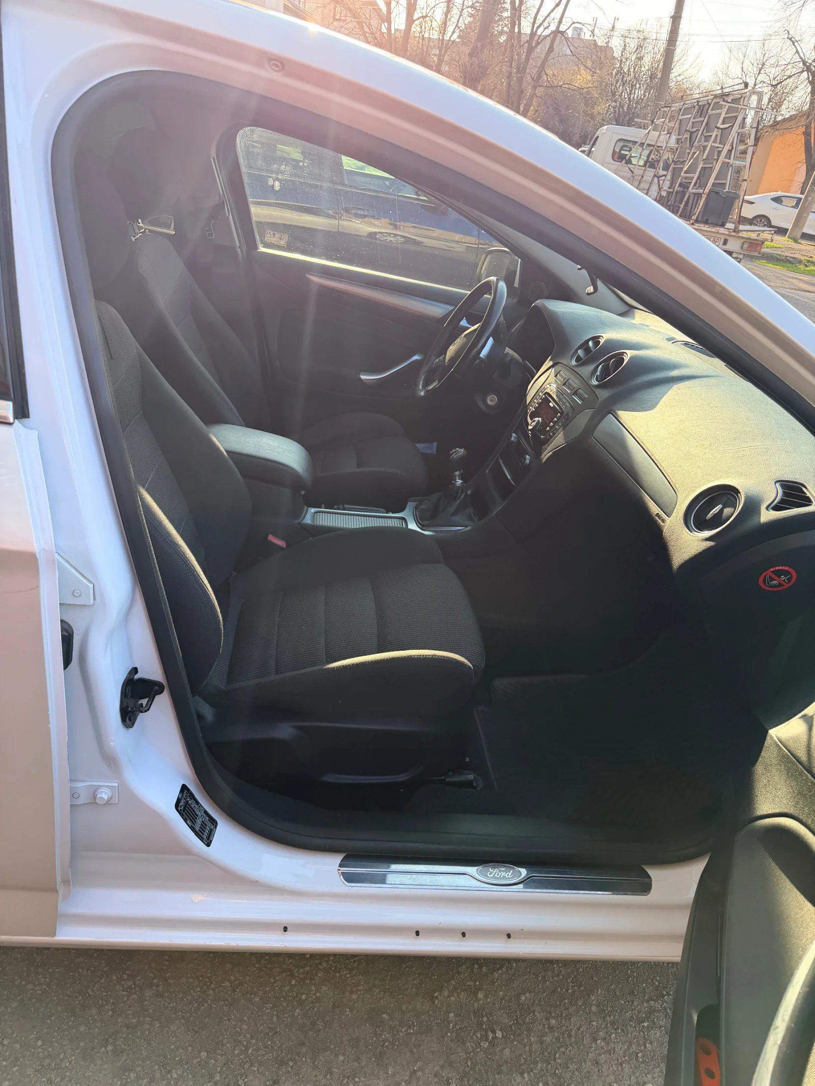 Ford Mondeo, снимка 9 - Автомобили и джипове - 54160533