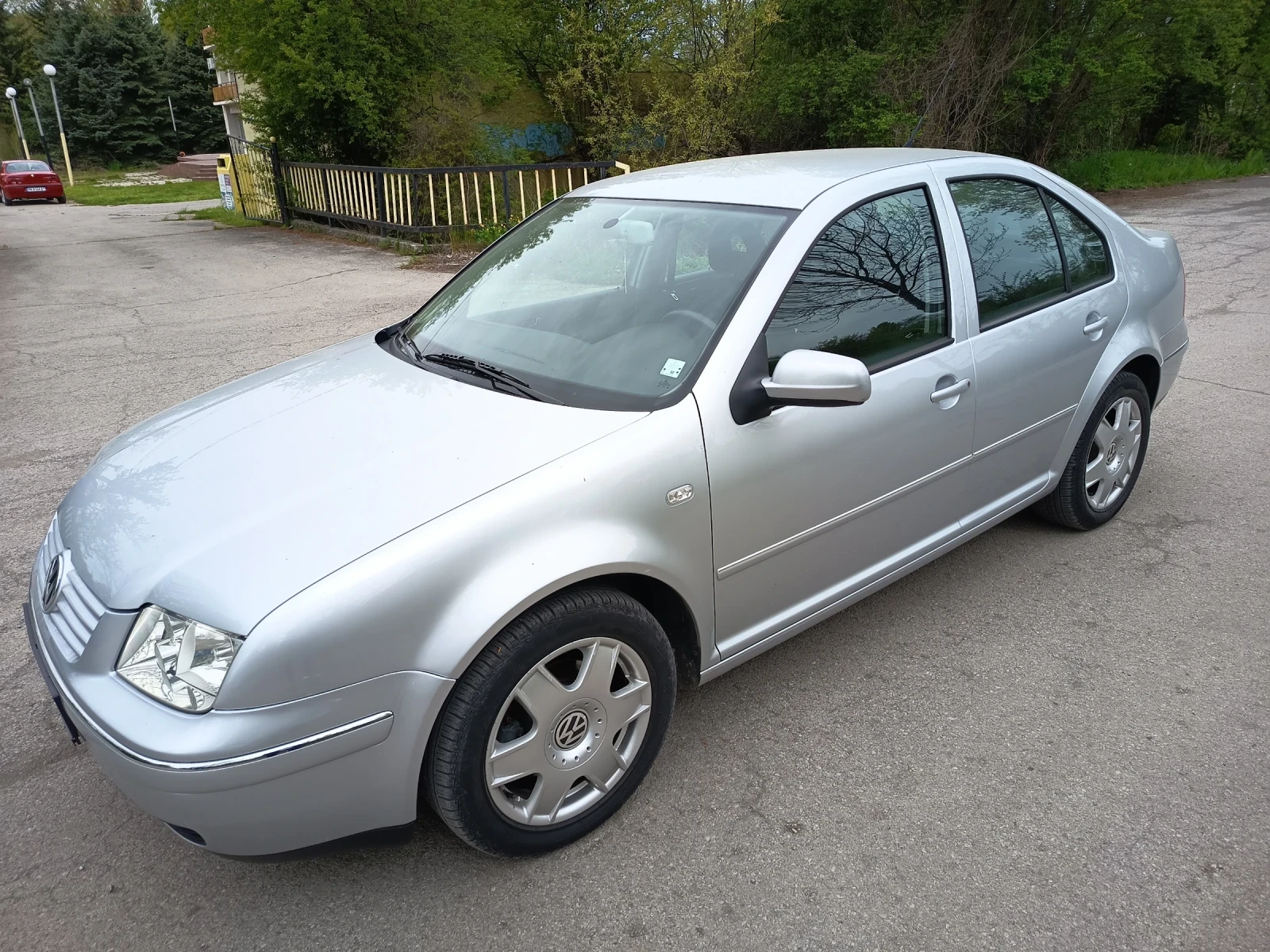 VW Bora 1.6!, снимка 4 - Автомобили и джипове - 54486270