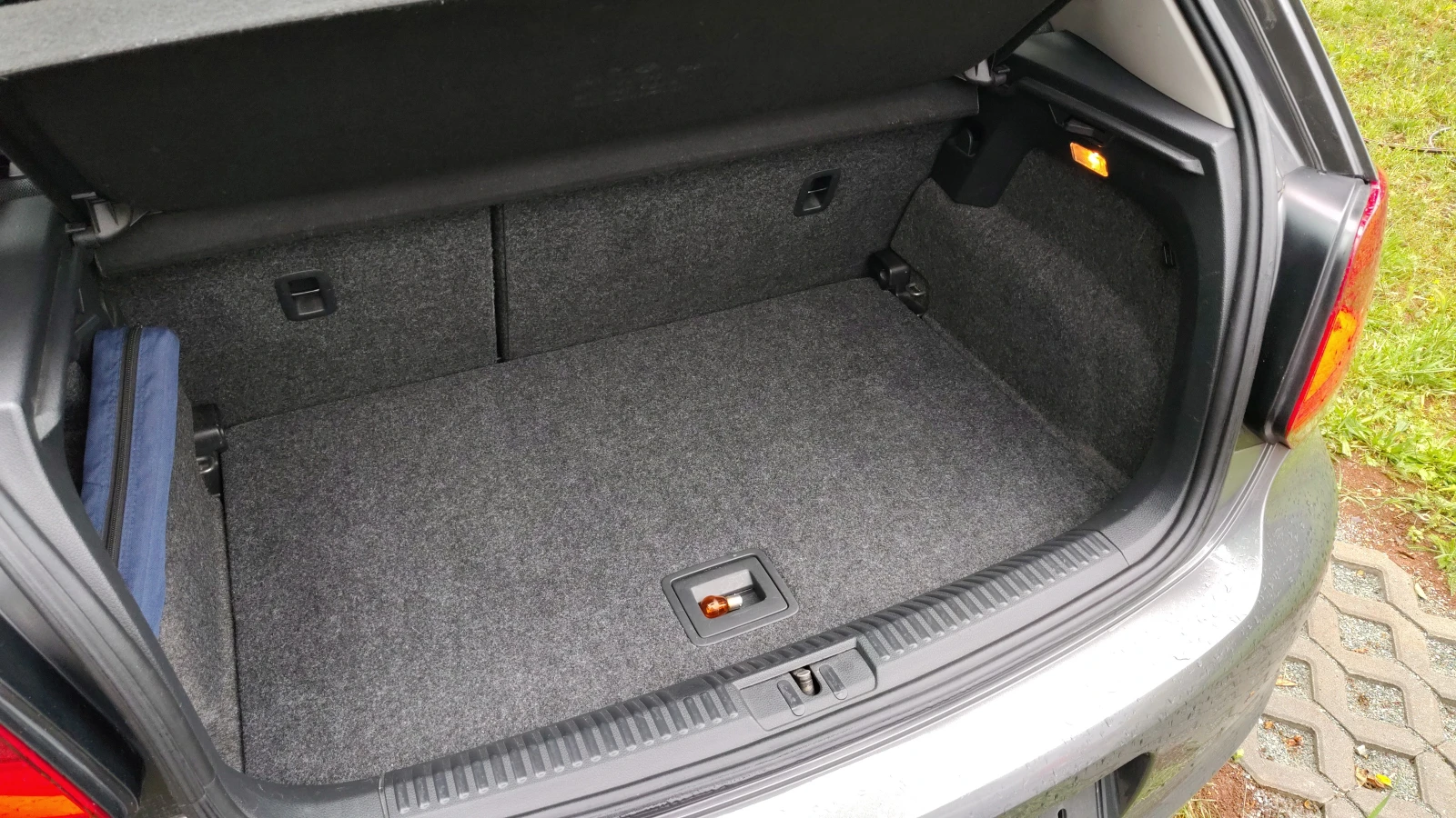 VW Polo 1.4 / Фабрична газ, снимка 14 - Автомобили и джипове - 54645324