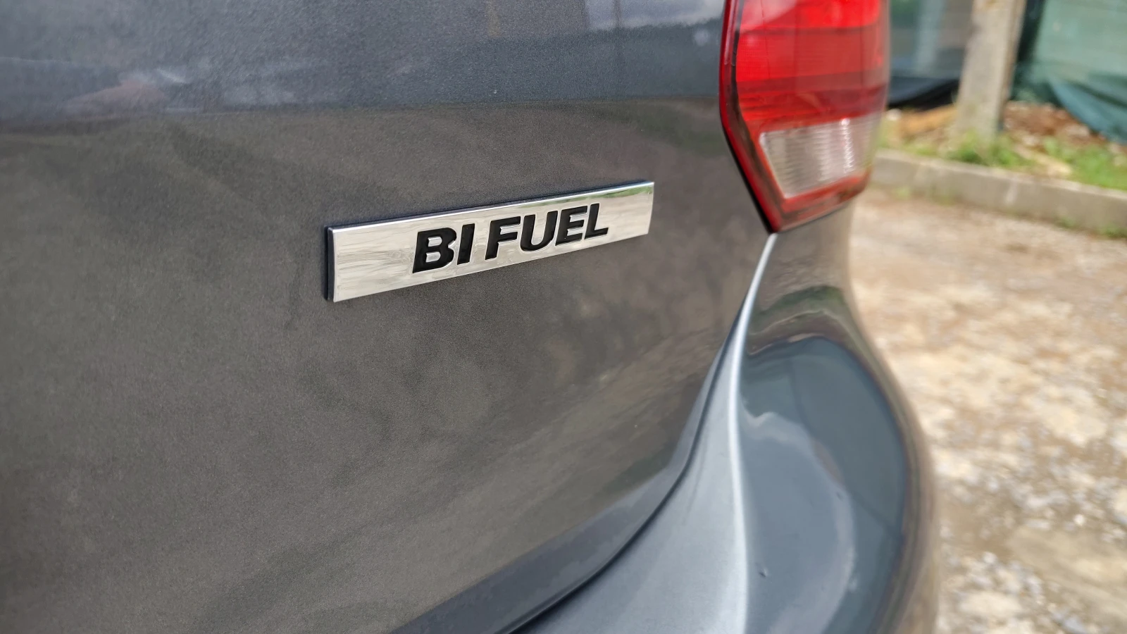 VW Polo 1.4 / Фабрична газ, снимка 8 - Автомобили и джипове - 54645324