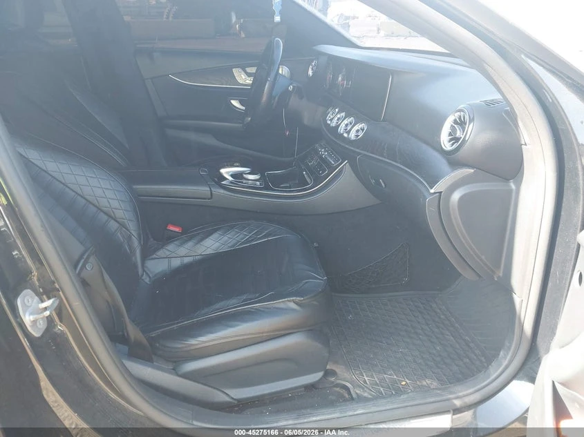 Mercedes-Benz E 300 2017 MERCEDES-BENZ E 300 4MATIC, снимка 10 - Автомобили и джипове - 54843100