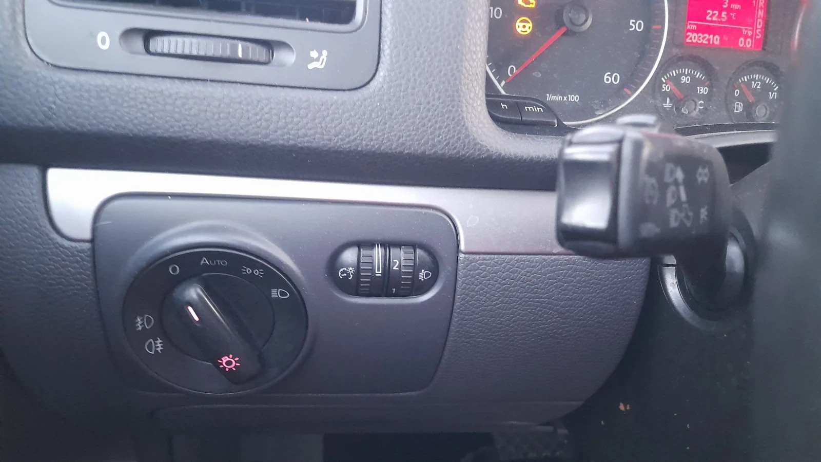 VW Golf 1.9TDI 105kc DSG 6, снимка 13 - Автомобили и джипове - 54976867