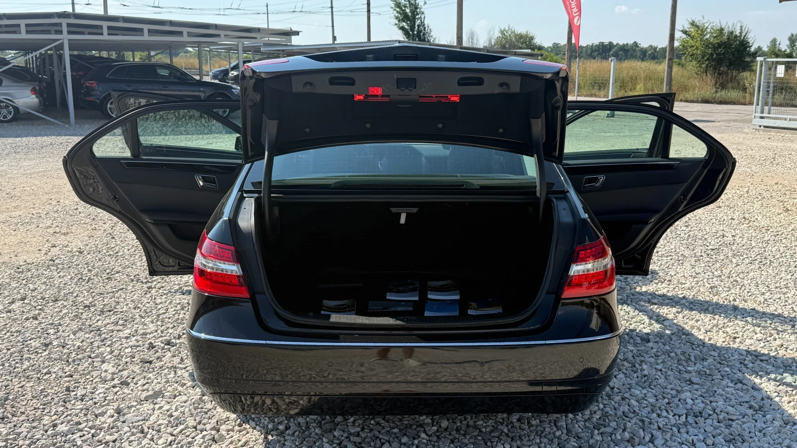 Mercedes-Benz E 250 E250cdi-204кс/AVANTGARDE/NAVI/ОБСЛУЖЕН, снимка 10 - Автомобили и джипове - 55062327