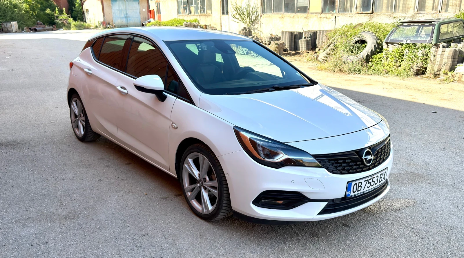 Opel Astra 1.2i- 145 Ultimate Keyless , снимка 3 - Автомобили и джипове - 55236094