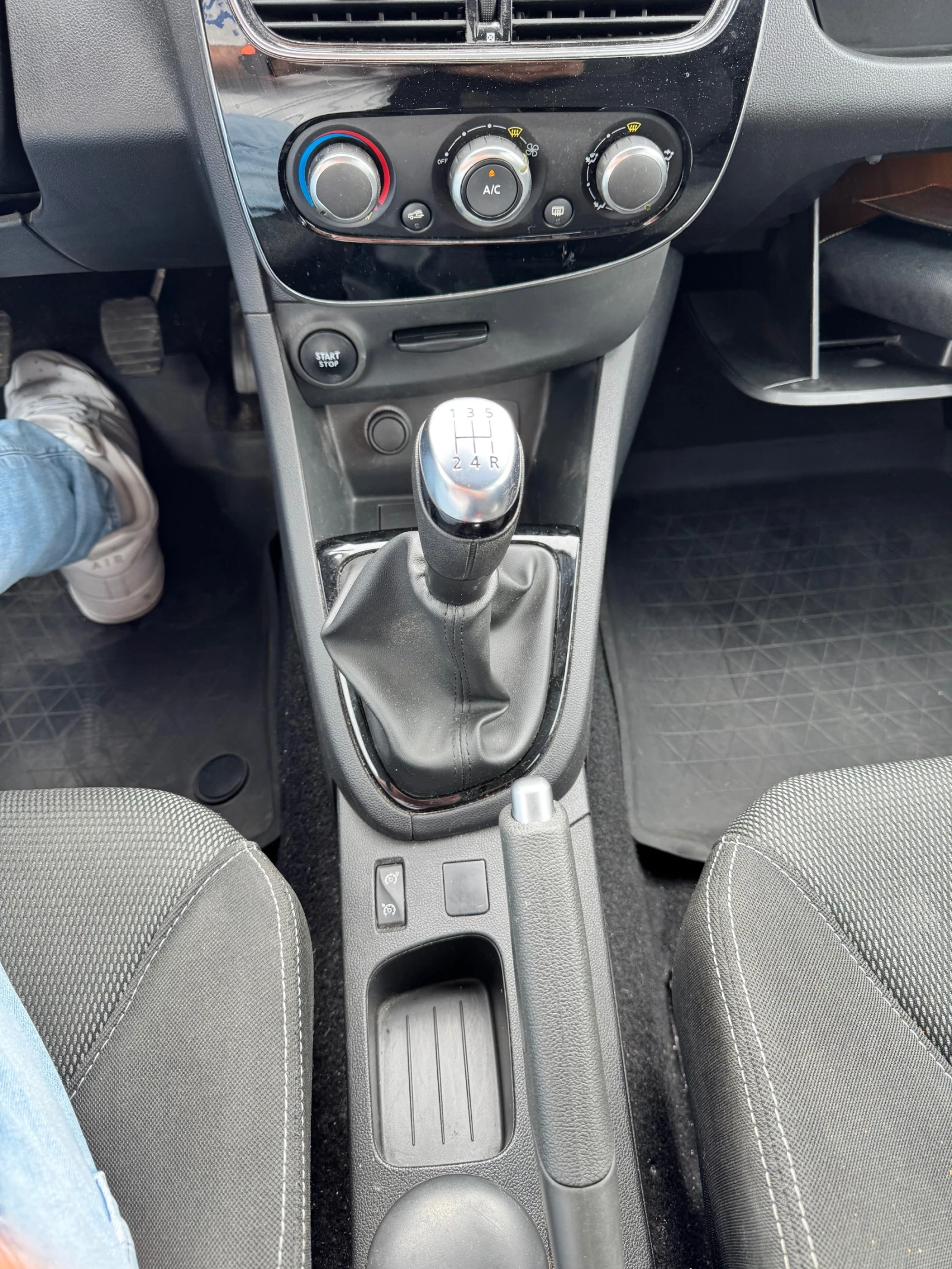 Renault Clio Renault Clio Grandtour 0.9 TCe 90 к.с. | 10/2020 |, снимка 13 - Автомобили и джипове - 56084581