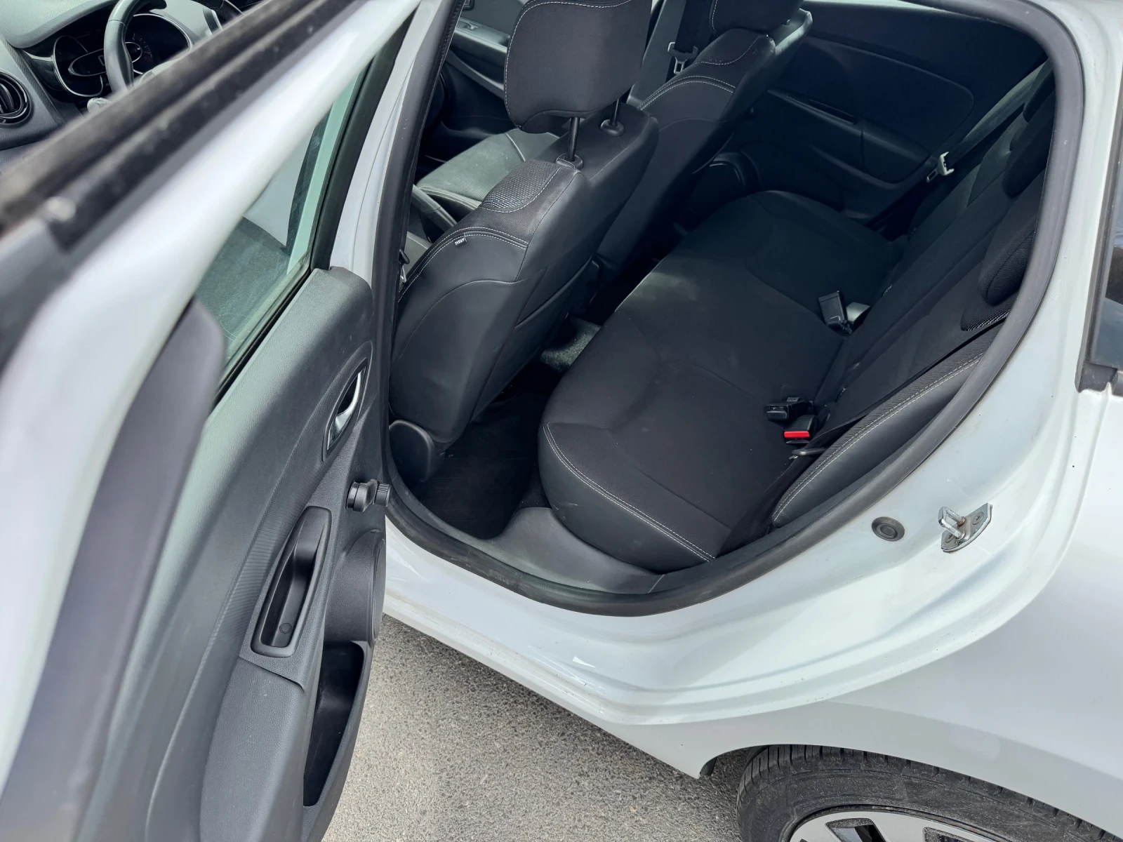 Renault Clio Renault Clio Grandtour 0.9 TCe 90 к.с. | 10/2020 |, снимка 9 - Автомобили и джипове - 56084581
